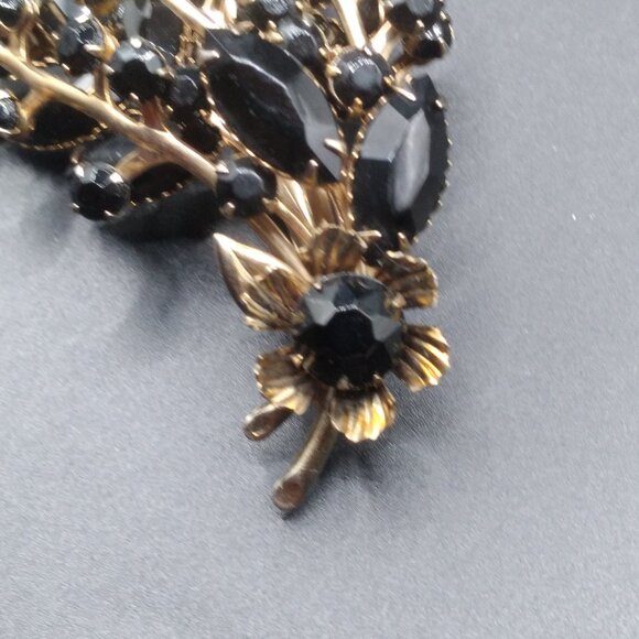 Vintage Black Glass Stones Brooch and clip Earrings Set - Picture 4 of 6